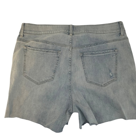 AMERICAN RAG High Rise Distressed Tummy Toner Light Wash Denim Shorts 14W NEW - Picture 4 of 8